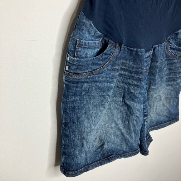 Motherhood maternity full belly panel denim shorts size medium - Picture 2 of 4